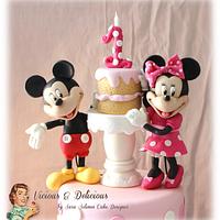 Mickey & Minnie mouse on Viola's 1st birthday cake