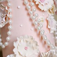 Vintage rosette and pearl cake