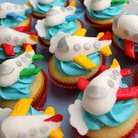 Airplane cupcakes