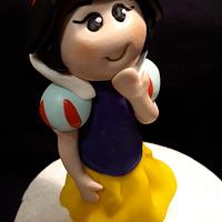 Cute Snow White (cake topper)