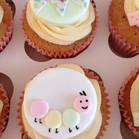 Baby shower cupcakes 