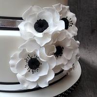 Black & White Anemones Wedding Cake