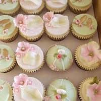 Emma 21st Birthday Cupcakes