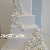 Seashells wedding cake
