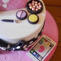 Makeup and phone cake