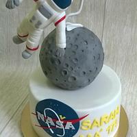 An astronaut - cake by Novanka - CakesDecor