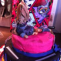 the clawdeen wolf cake