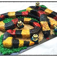 Minion snake cake 