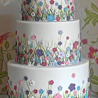 Summer meadow wedding cake 