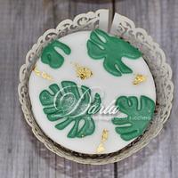 Monstera leaf cupcakes