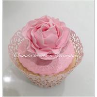 Sugar flower cupcake