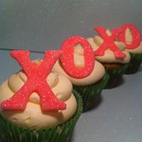 Hugs and Kisses Cupcake Toppers