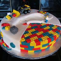 Cake made of Lego....... or is it?