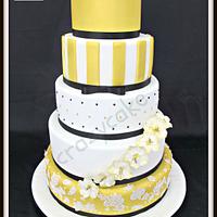 Black, white and gold wedding cake