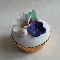 Vintage Winter Flower Cupcakes