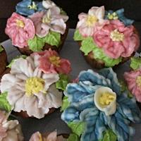 Floral buttercream cupcakes