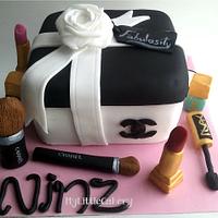 Make up & gift box cake