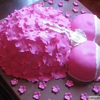 Pregnant belly and boobs cake