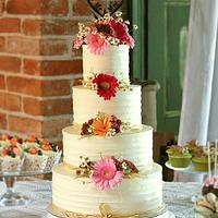 Wedding hunting cake