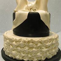 Black and White Wedding Cake 