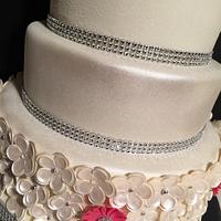 Bling & sparkle wedding cake 