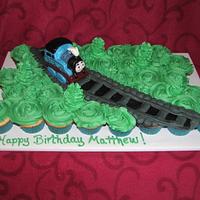 Thomas the train cupcake cake