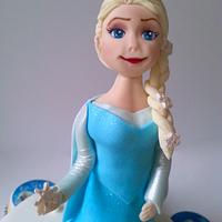Frozen Elsa Cake and cupcakes