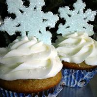 Sugared Snowflake Cupcakes