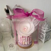 Marshmallow cake. Wafer paper flowers