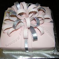 gift box cake