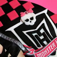 Monster High Cake