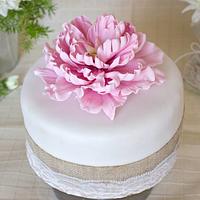 Cake with pink peony
