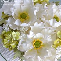 White Poppy and Hydrangea Cake