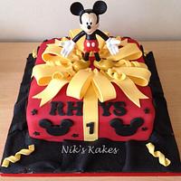 Mickey Mouse Parcel Cake