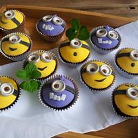 Minion cupcakes ... 