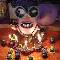 Gravity 3D Eviiil Purple Minion Cake and his minions!