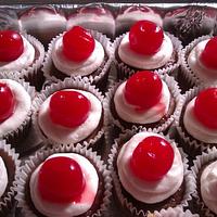 Cherry Coke Mini Cupcakes