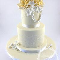 Pearl anniversary wedding cake