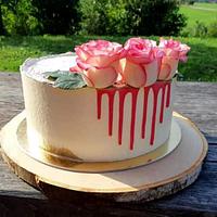 Rosie drippy cake