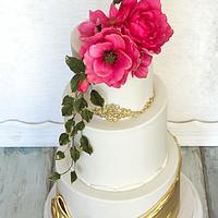 Gold & hot pink wedding cake