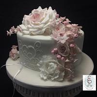 Small white weddingcake