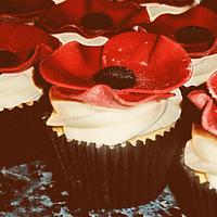 200 poppy cupcakes for a wedding