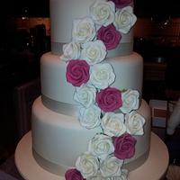 Elegance roses wedding cake