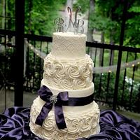 Vintage swirl rose wedding cake