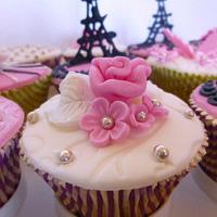"I love Paris" cupcakes. Paris theme cupcakes