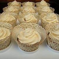 White on White Chocolate Raspberry Fudge Cake with Cupcakes