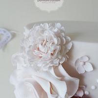 Rose and carnation winter wedding cake