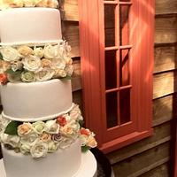 60kg Roses wedding cake