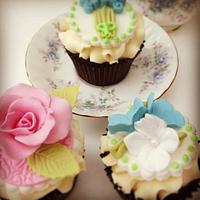 Vintage Floral cupcakes