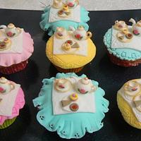 Mothers day cakes & cupcakes